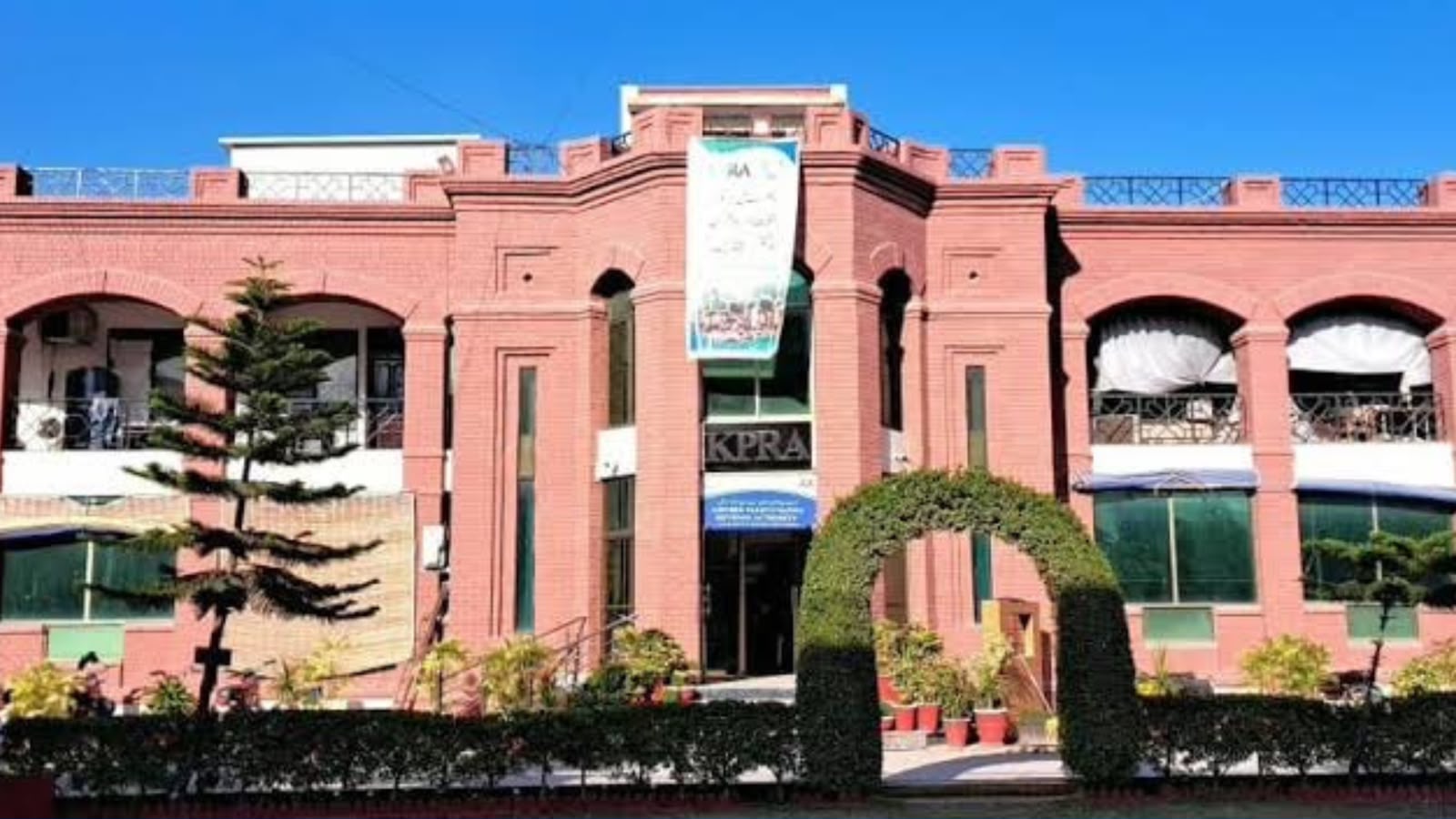 په خیبر پښتونخوا کې ضم شوې ضلعې؛ د ځمکې مالک څوک دی؟