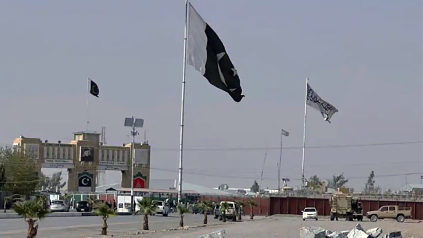 پاکستان - افغانستان شخړه : ګلستان، سپین بولدک او ښورابک کې د نښتو راپورونه؛ کرمه کې هم تر دې مخکې ډزې شوې وې