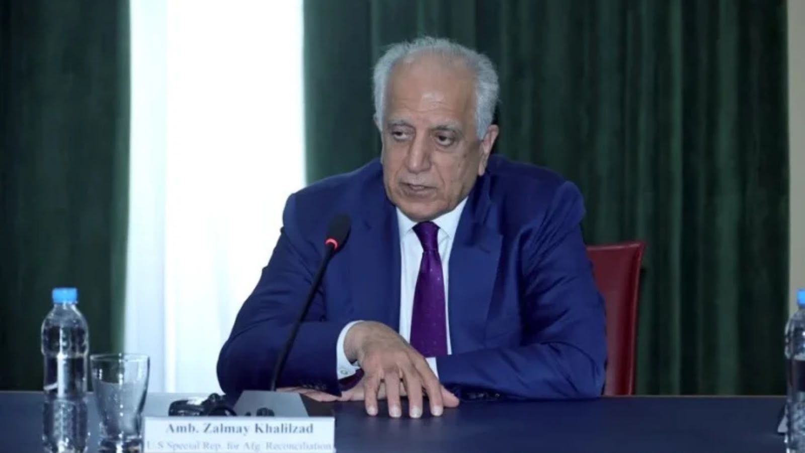 زلمي خلیلزاد د شهباز شریف د افغان ښځو د حقونو پر خبرو نیوکه کړې؛ د کابل او اسلام‌ اباد ترمنځ یې د اړیکو د بیا پېل غوښتنه کړې