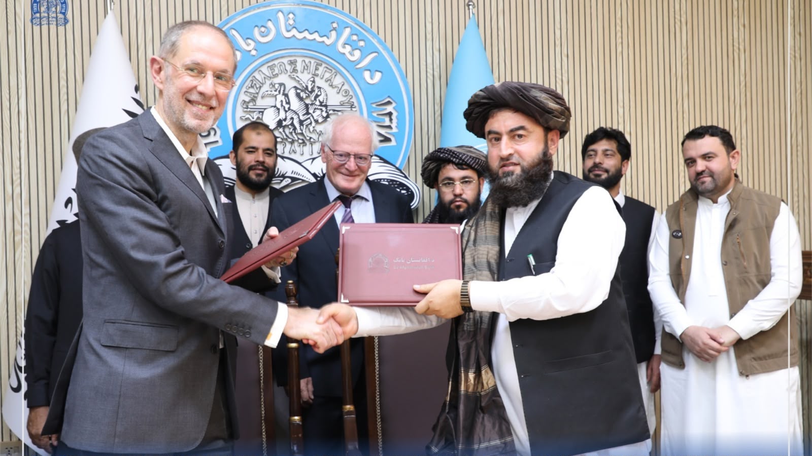 افغانستان بانک: پنځو بانکونو او یوې مالي ادارې ته شاوخوا یو میلیون ډالر ورکول کېږي