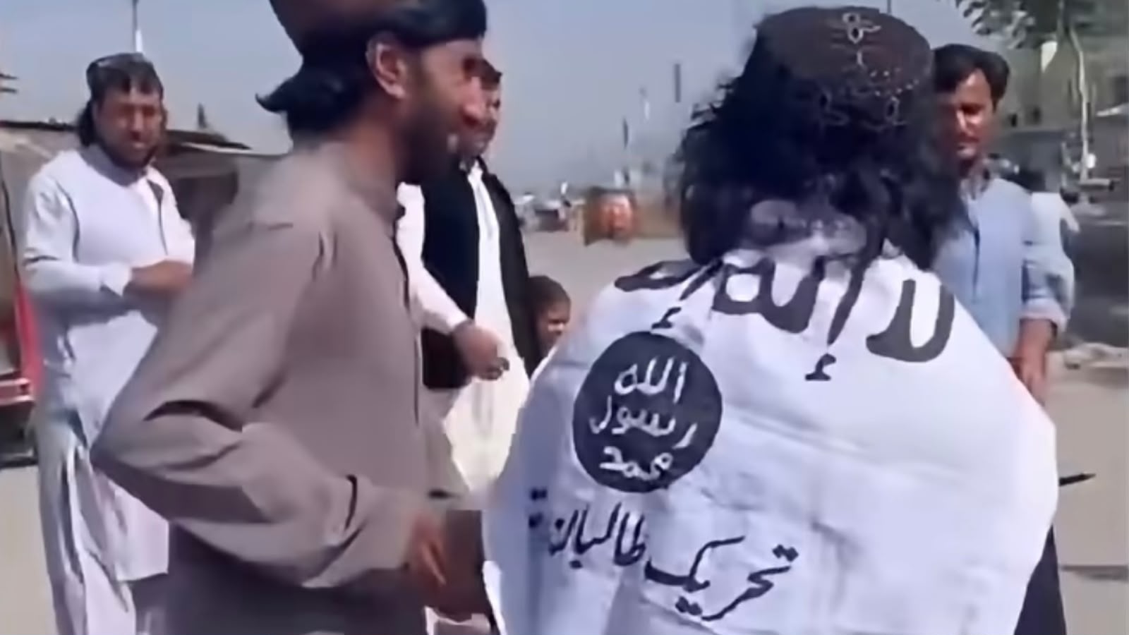 کوز سویلي وزیرستان : وسله والې ډلې د واڼې په کړي کوټ کې خلکو ته د ماښام وروسته د نه ګرځېدو خبرداری ورکړی