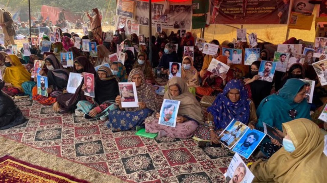 بلوچستان : بلوچ یکجهتۍ کمېټه په شپږو میاشتو کې د ۵۰۷ کسانو د جبري لادرکۍ دعوه کوي