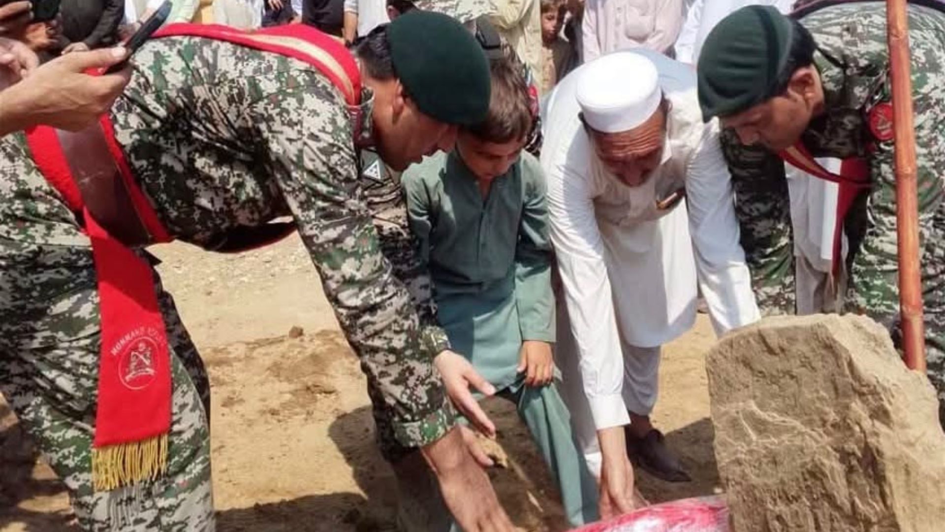 شبقدر: په ټل کي وژل شوی د فرنټیر کور نائب صوبیدار ارشد خان خاورو ته وسپارل شو