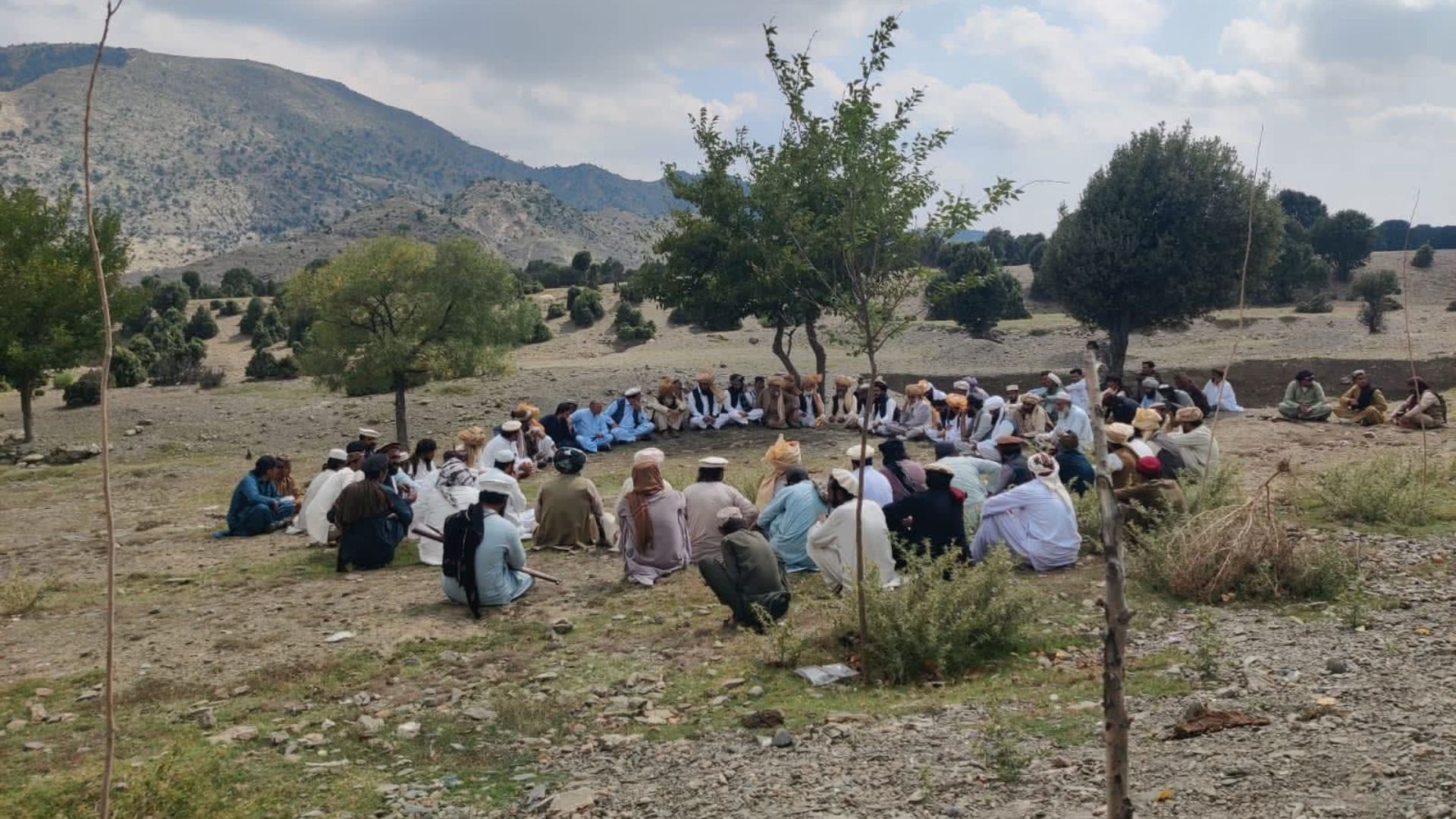 کوز سویلي وزیرستان: ملکشاهي قوم د سپرکۍ او خوجل خېل ترمنځ د ځمکې پر سر د روانې شخړې د ختمولو او د ډزو د بندولو هڅې کوي