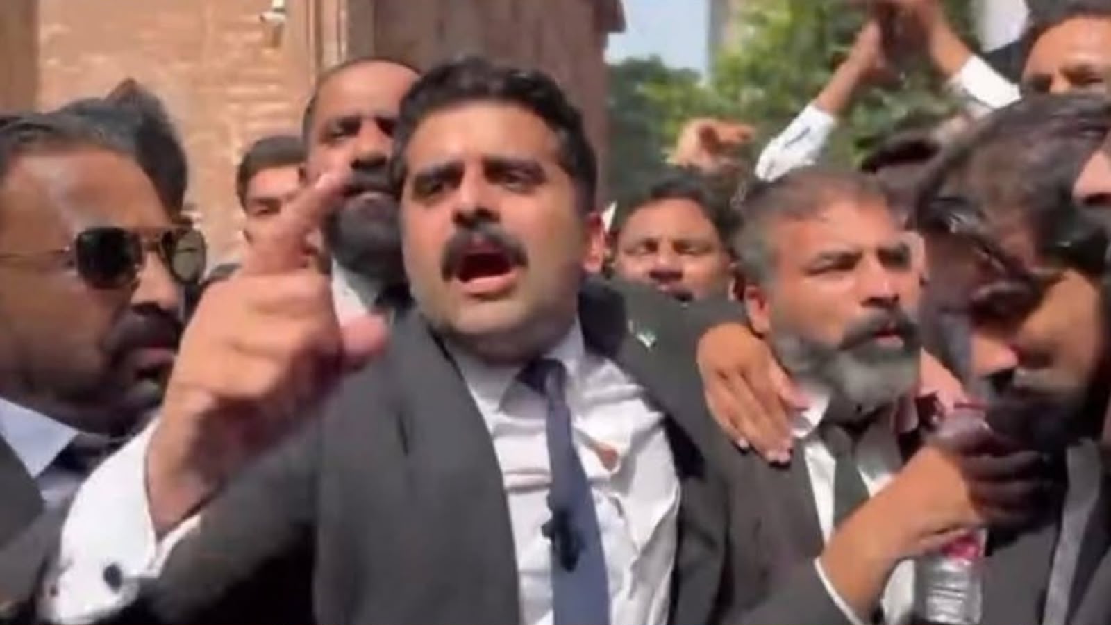 لاهور هایکورټ: د مبینه پولیس مقابلې په قضیه کې د اېس اېچ او په ګډون پنځه کسان نیول شوي