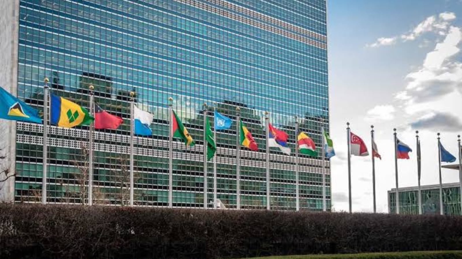 د سولې سفیران: پر کونړ او هلمند د پاکستان هوايي بریدونه دې ودرول شي