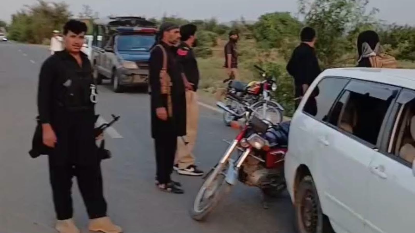 هنګو کې دفعه ۱۴۴ نافذه، پر مهمو سړکونو تګ راتګ بند