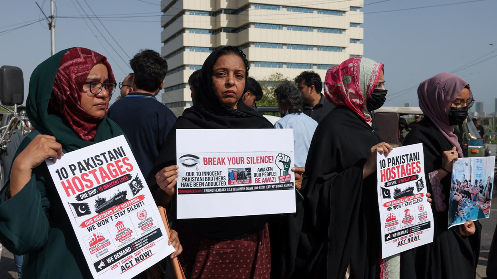 د سومالیا ساحل کې د وژل شوو دریو پاکستانیانو هرې کورنۍ ته یو کروړ او ۲۵ لکه روپۍ او کور ورکول کېږي
