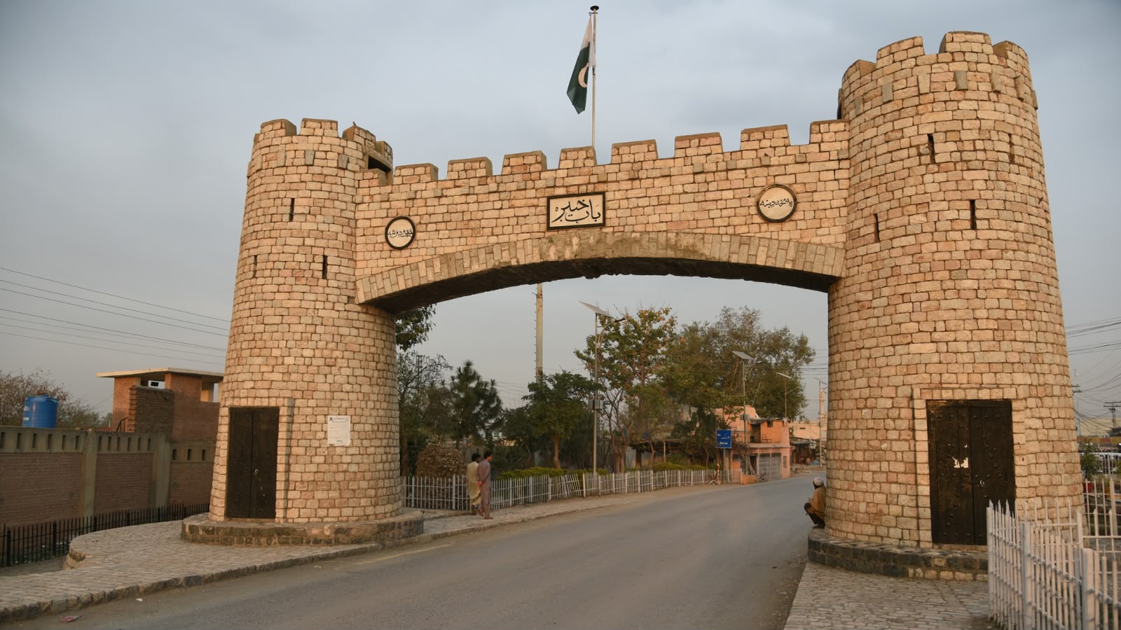 خېبر پښتونخوا: په ۱۲ ضلعو کې د علاقايي کونسلونو د جوړولو هڅې، د غړو د انتخاب په طریقه پوښتنې