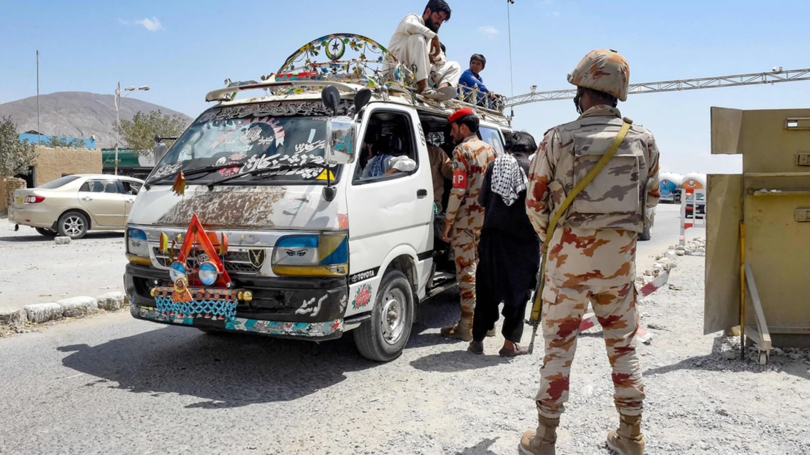 بلوچستان : کلات کې د ۳۰ زره کسانو د کورونو پرېښودو وروستۍ نېټه نن پوره کېږي