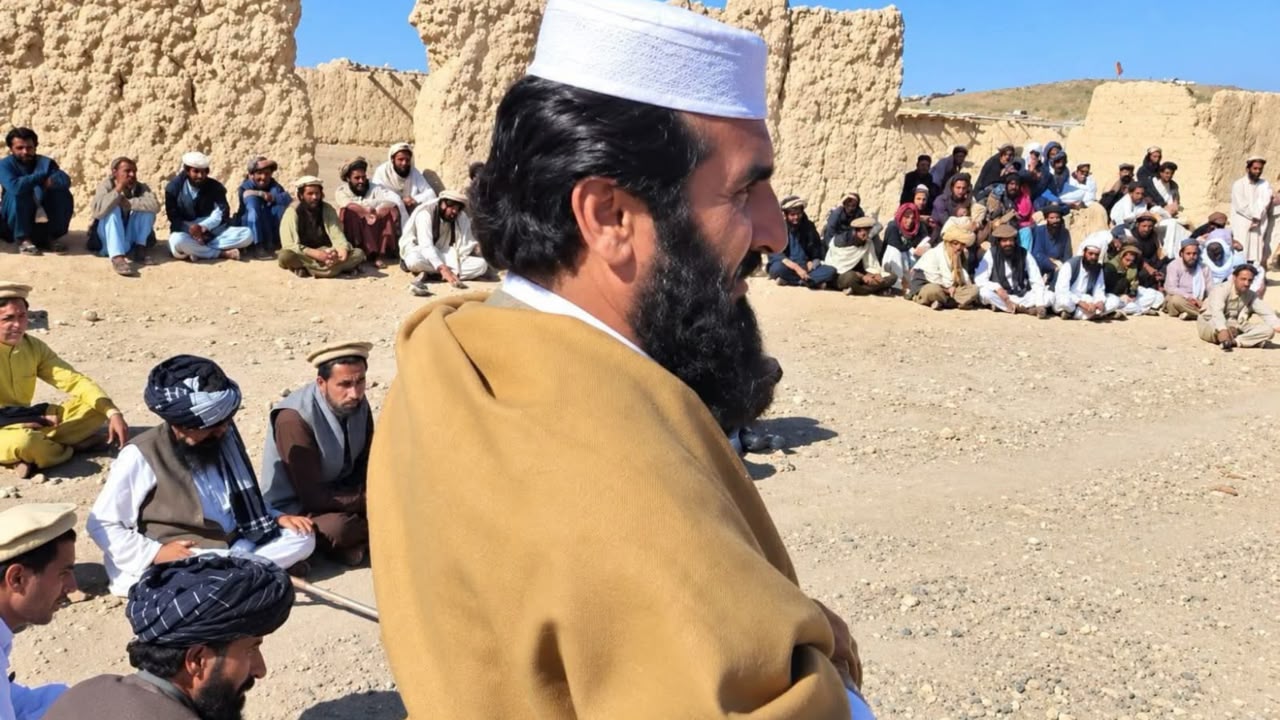 کوز سویلي وزیرستان : انګور اډه کې د احمدزي وزیرو د څلورو قامونو جرګې د سرحدي جګړې د ختمولو غوښتنه وکړه