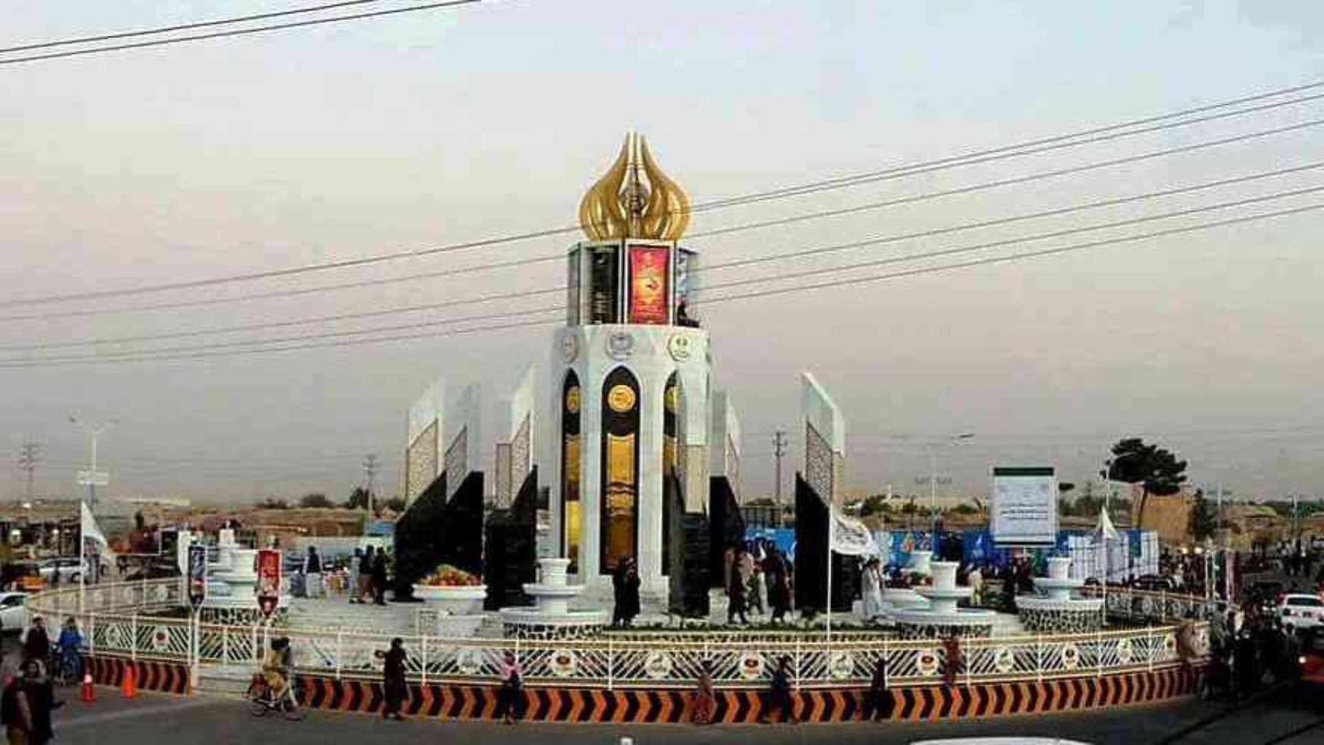 هرات : پر ملکي وګړو برید؛ نژدې ۱۰ کسان وژل شوي او تر ۱۳ ډېر ټپیان دي ...